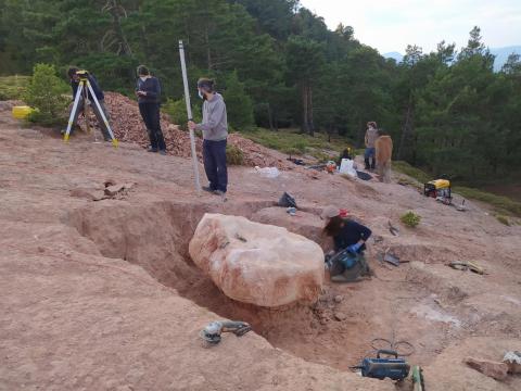 Trabajos paleontológicos en la sierra de Lobarre (Huesca)