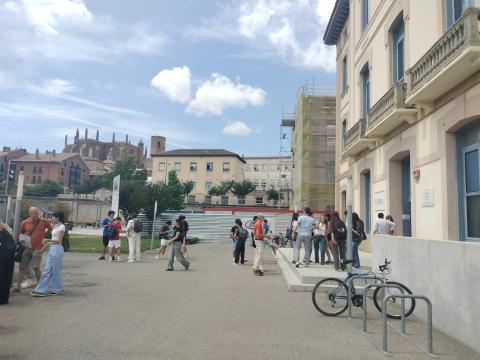 Estudiantes en el Campus de Huesca
