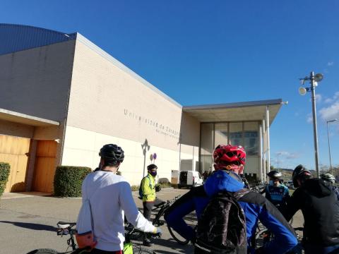 Estudiantes en el Campus de Huesca